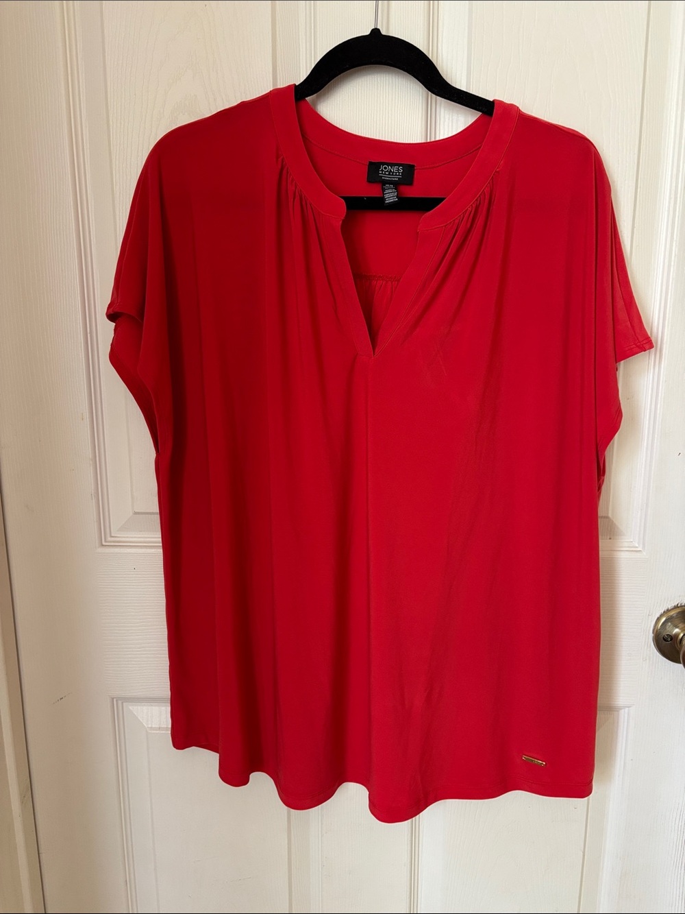 Jones New York Bright Red V-Neck Short Sleeve Blouse